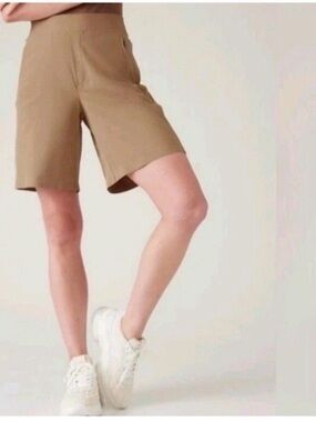 ATHLETA Brooklyn Bermuda Shorts Size 14 
Travel • Athleisure • Lightweight •